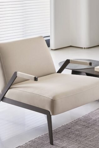 كرسي صالة جلد بيج صحراوي AMF- DY168